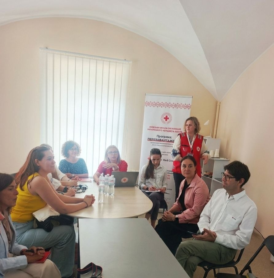 Представники Іспанського Червоного Хреста відвідали Київський сервісний центр програми «Перезавантаження»